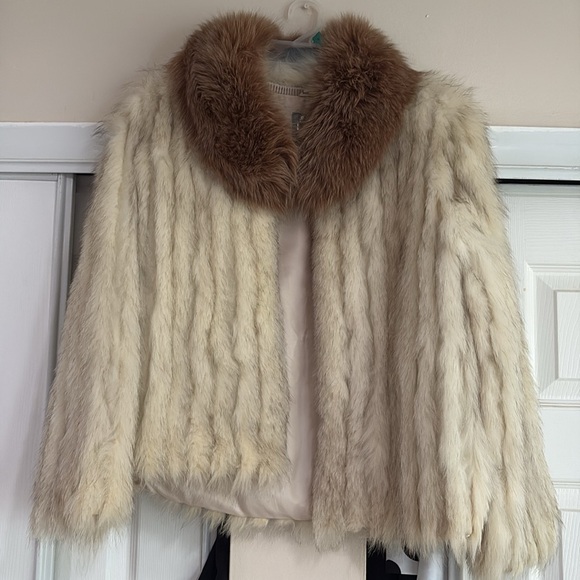 Fox Fur Coats, Jackets Women - Picture 1 of 14